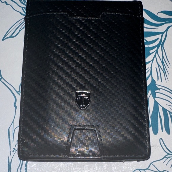 Travando Other - Elegant Black Carbon Fiber Card Holder
